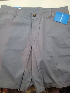 Columbia Men's Slate Gray Flat-Front Shorts